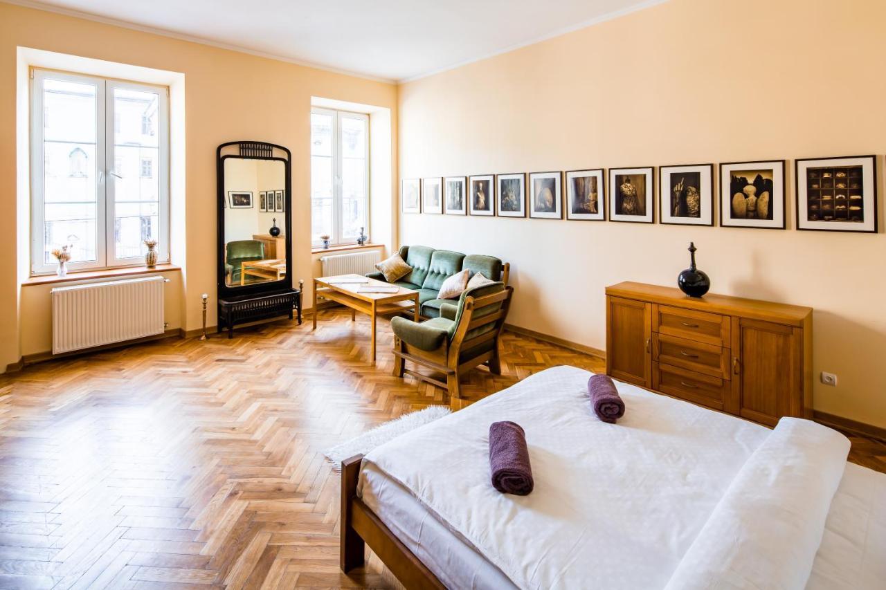 Romari Ставропігійська Apartamento Lviv Exterior foto