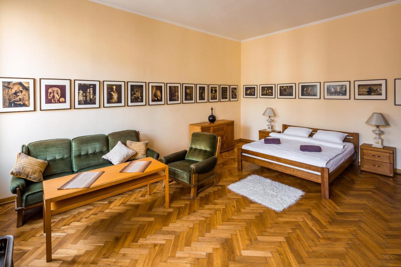 Romari Ставропігійська Apartamento Lviv Exterior foto